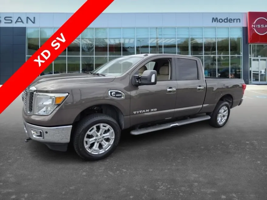 2016 Nissan Titan SV photo 1