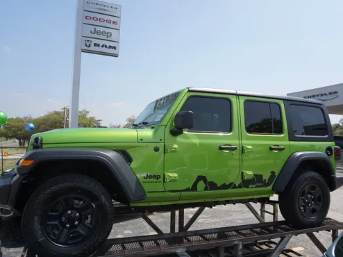 2025 Jeep Wrangler Sport photo 4
