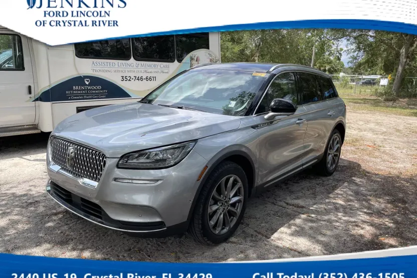 2022 Lincoln Corsair Standard photo 1