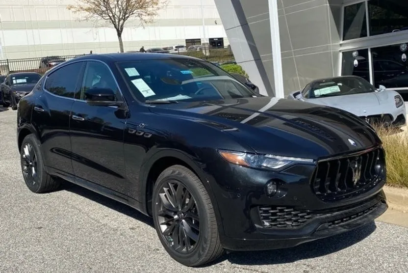 2024 Maserati Levante GT photo 1