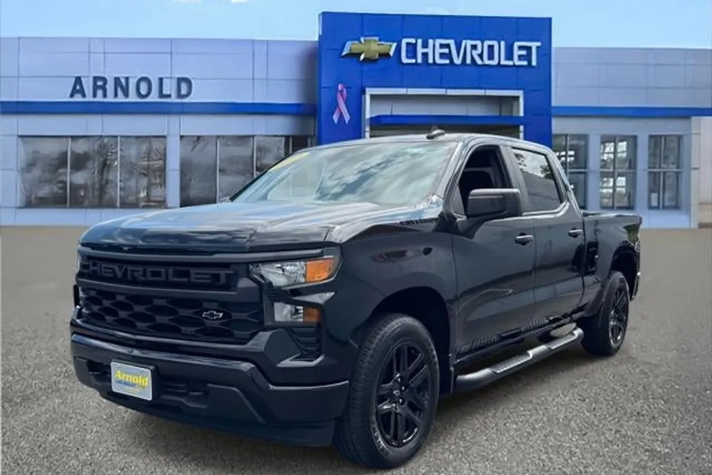 2023 Chevrolet Silverado 1500 Custom photo 1
