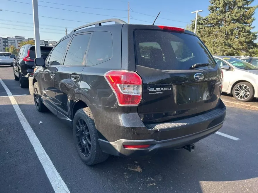 2014 Subaru Forester 2.5i Premium photo 1