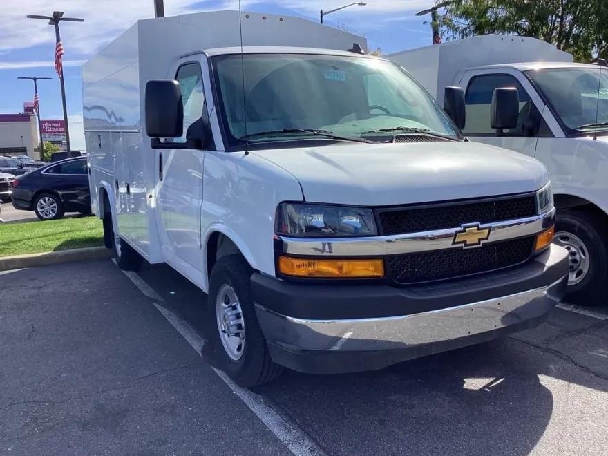 2025 Chevrolet Express 3500 Cutaway Van photo 1