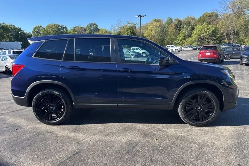 2020 Honda Passport Sport photo 1