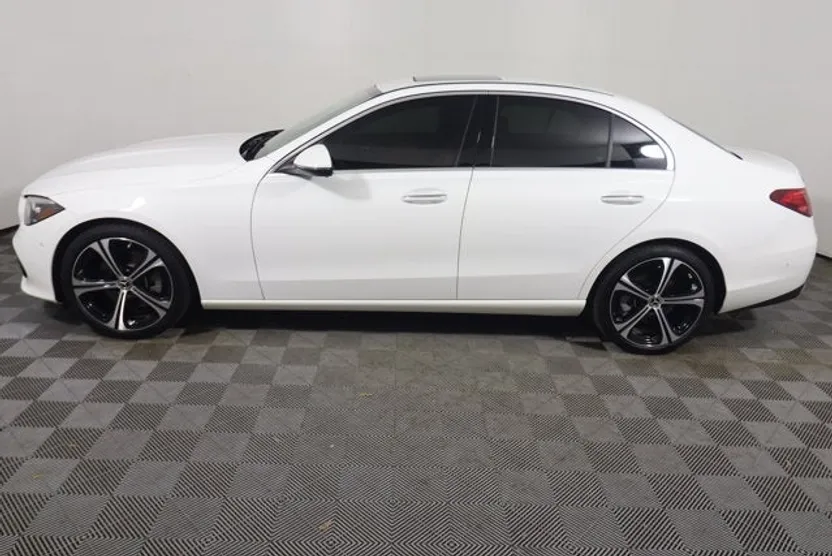 2024 Mercedes Benz C 300 photo 1