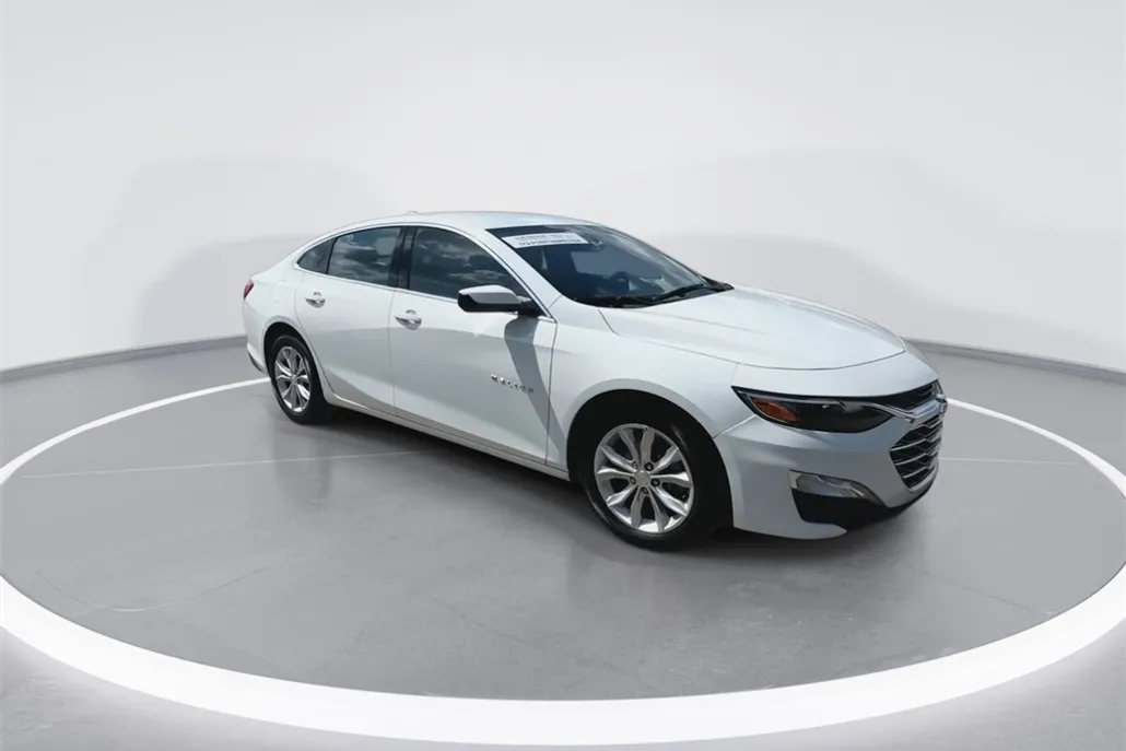 2023 Chevrolet Malibu 1LT photo 1