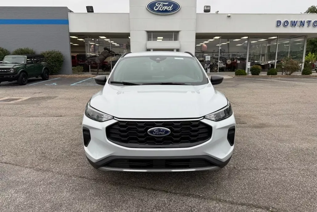 2025 Ford Escape ST-Line photo 1