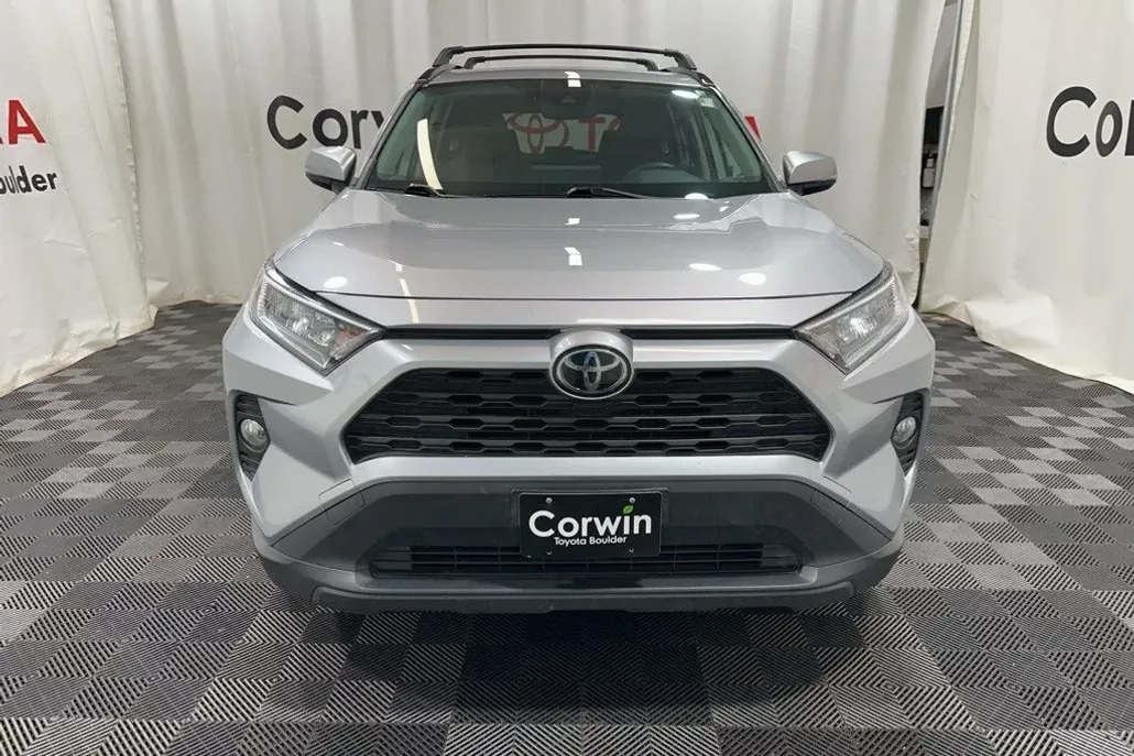 2019 Toyota RAV4 XLE Premium photo 1