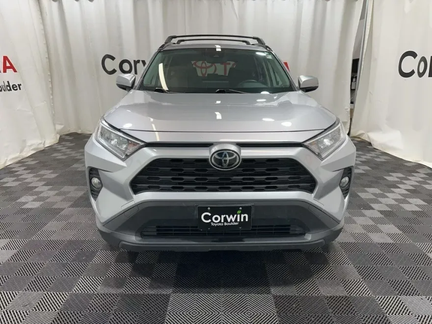 2019 Toyota RAV4 XLE Premium photo 1