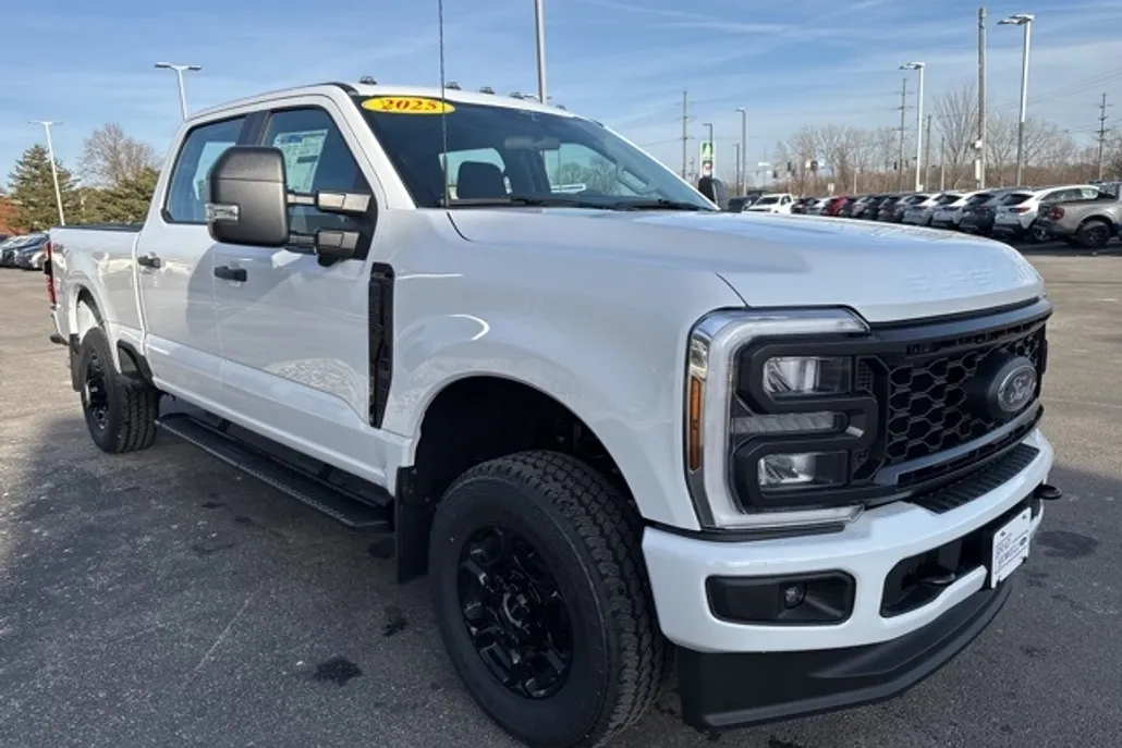 2025 Ford F-250 photo 1