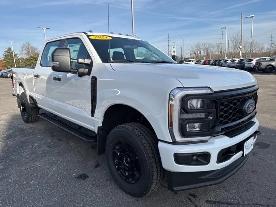 2025 Ford F-250 photo 1