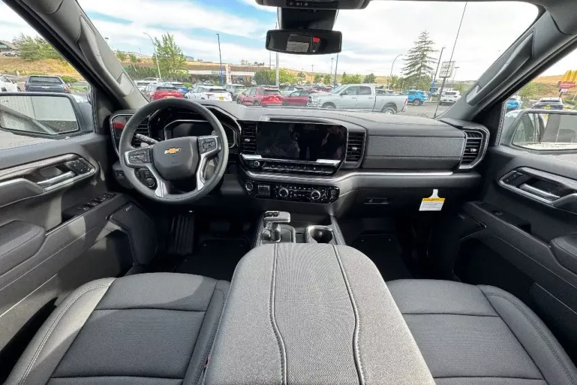 2025 Chevrolet Silverado 1500 LTZ photo 1
