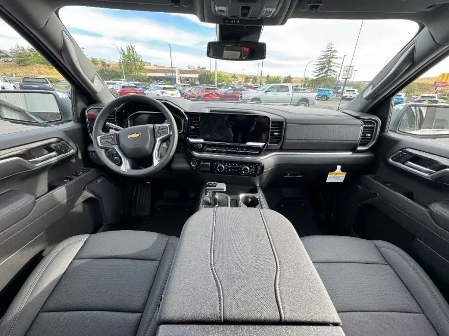 2025 Chevrolet Silverado 1500 LTZ photo 1
