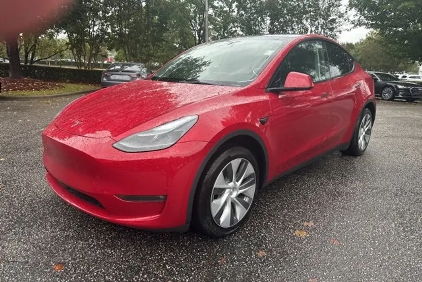 2023 Tesla Model Y Long Range photo 1