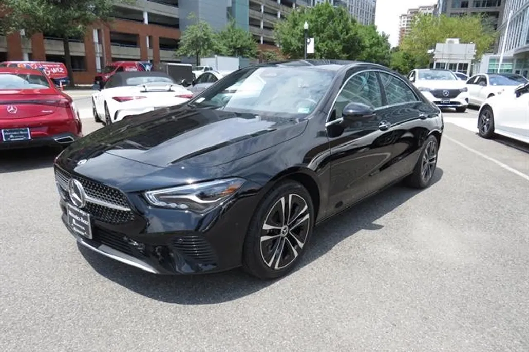 2025 Mercedes Benz CLA 250 4MATIC photo 1