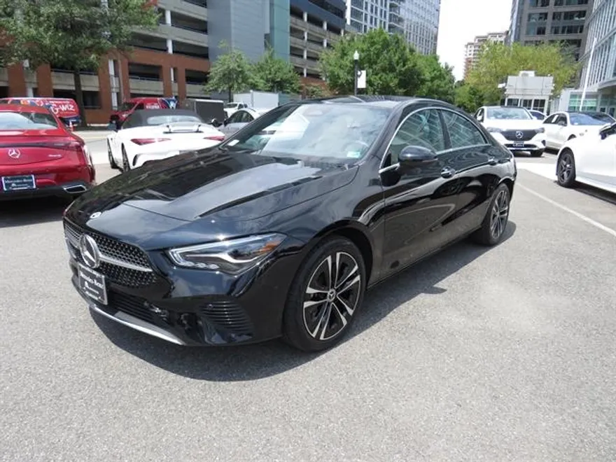 2025 Mercedes Benz CLA 250 4MATIC photo 1