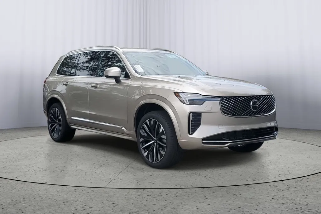 2026 Volvo XC90 B5 Core photo 1