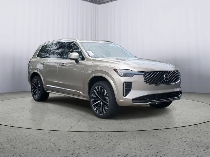2026 Volvo XC90 B5 Core photo 1