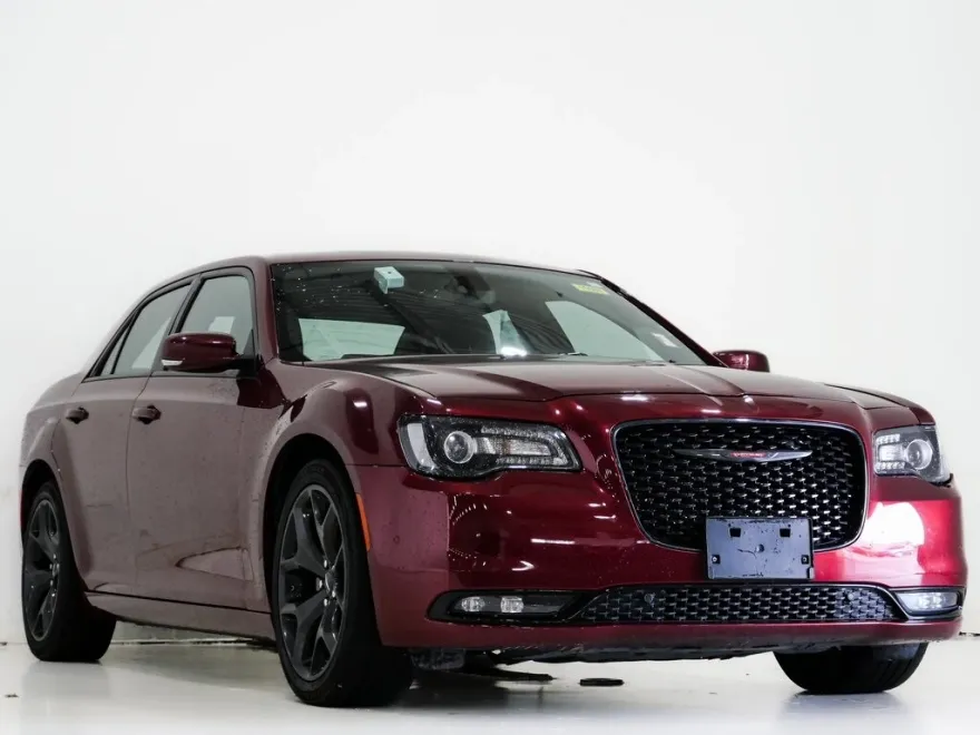2023 Chrysler 300 S photo 1