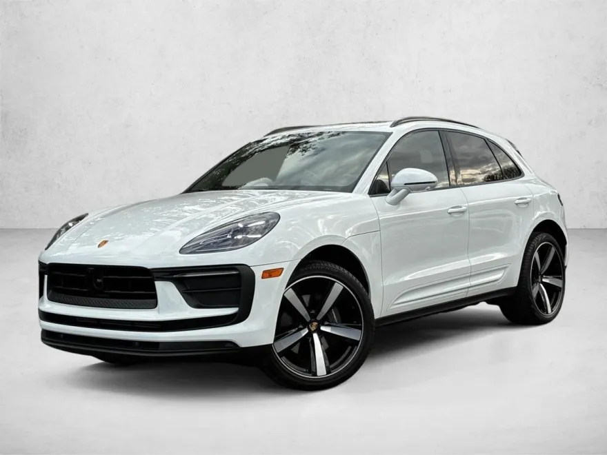 2023 Porsche Macan T photo 1