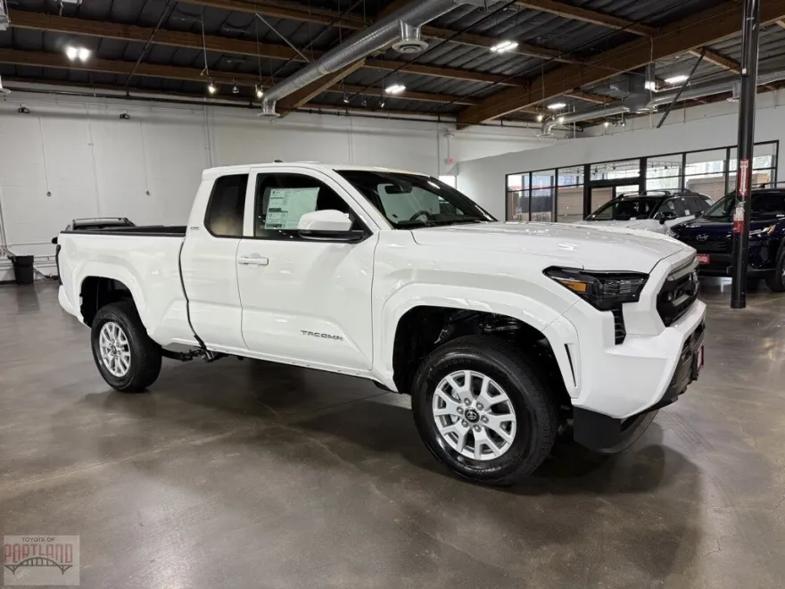 2025 Toyota Tacoma SR5 XtraCab photo 1
