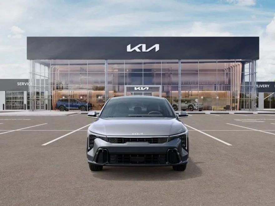 2025 Kia K4 GT-Line photo 1