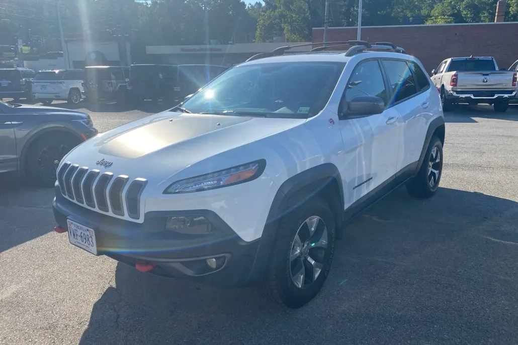 2016 Jeep Cherokee Trailhawk photo 1