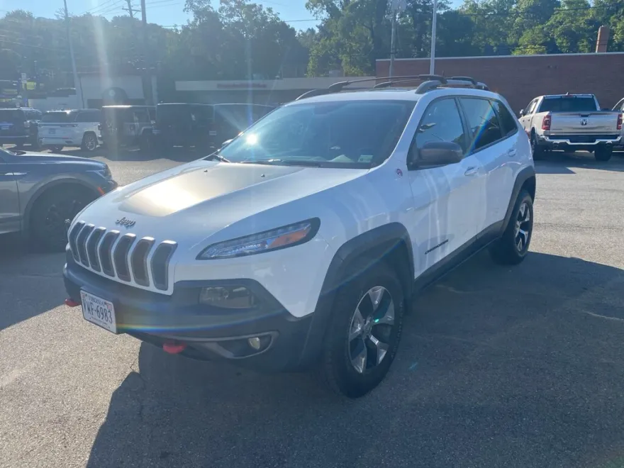 2016 Jeep Cherokee Trailhawk photo 1