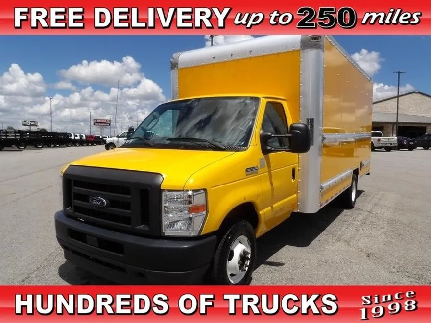 2021 Ford E-350 photo 1