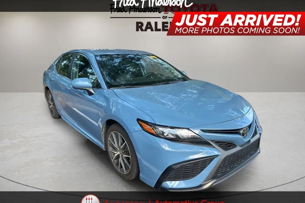 2024 Toyota Camry SE photo 1