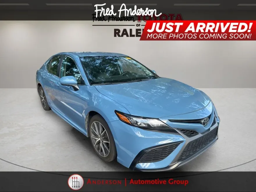 2024 Toyota Camry SE photo 1