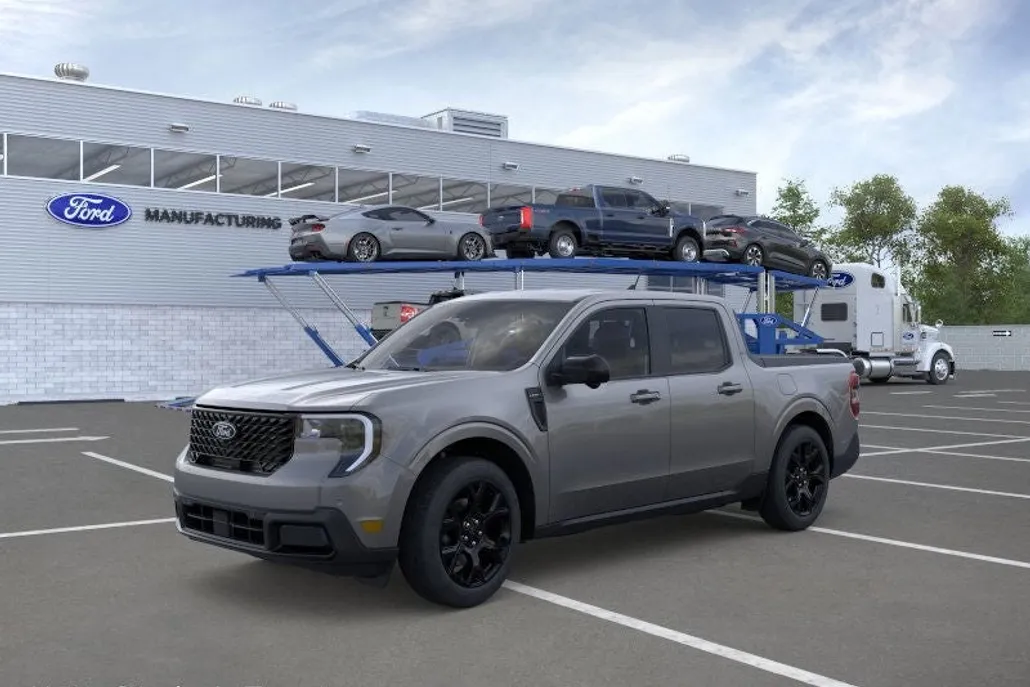 2025 Ford Maverick Lariat photo 1