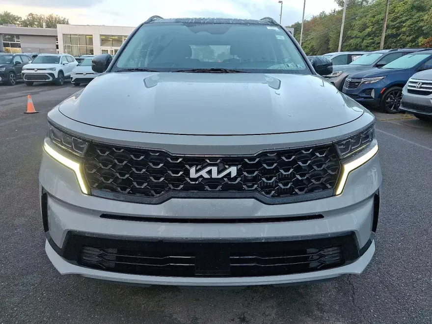 2022 Kia Sorento SX photo 1