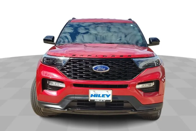 2022 Ford Explorer ST-Line photo 1