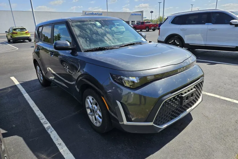 2024 Kia Soul LX photo 1