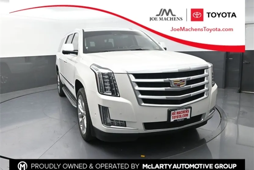 2017 Cadillac Escalade ESV Luxury photo 1