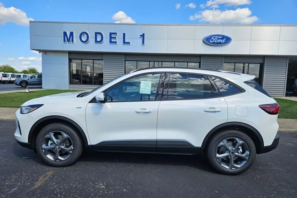 2025 Ford Escape ST-Line Select photo 1