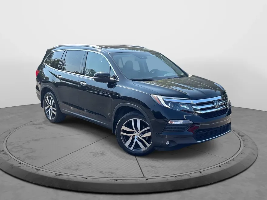 2017 Honda Pilot Elite photo 1