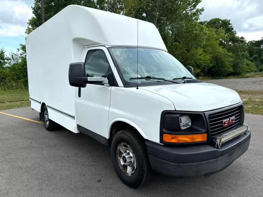 2012 Gmc Savana 3500 Cutaway photo 1