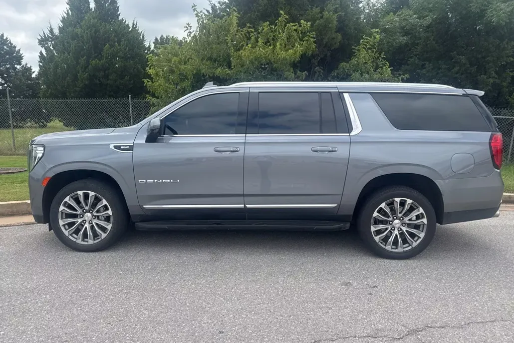 2022 Gmc Yukon XL Denali photo 1
