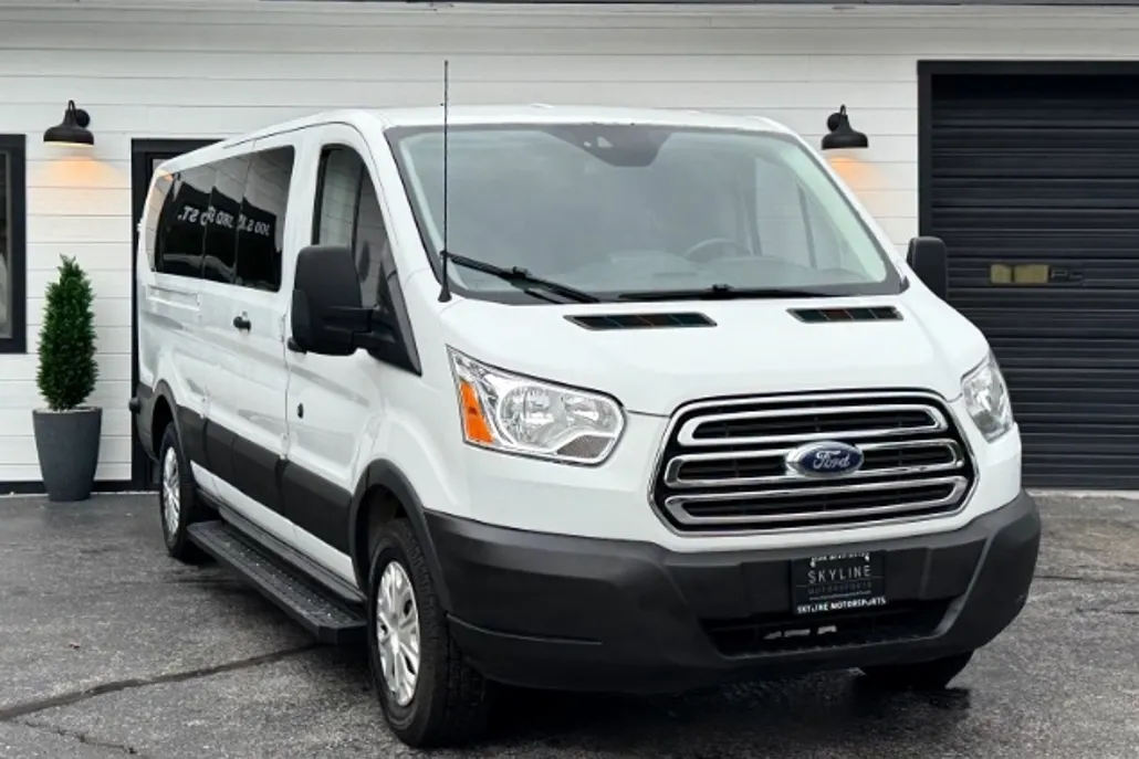 2018 Ford Transit XLT photo 1