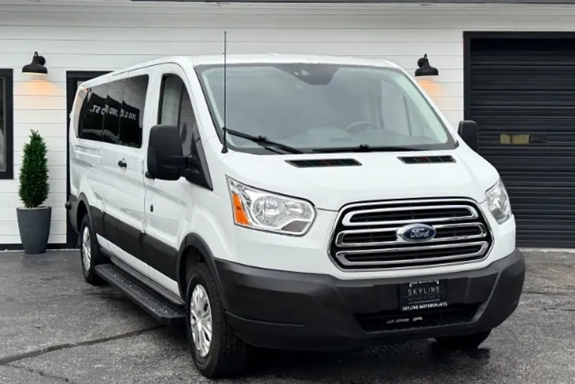 2018 Ford Transit XLT photo 1