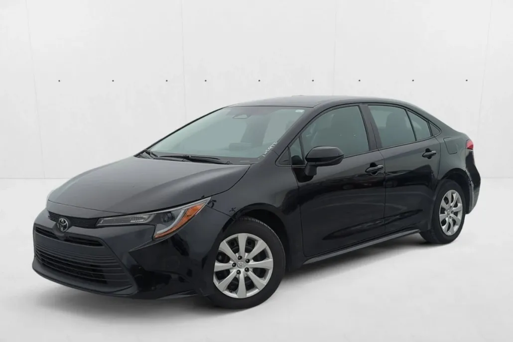 2023 Toyota Corolla LE photo 1