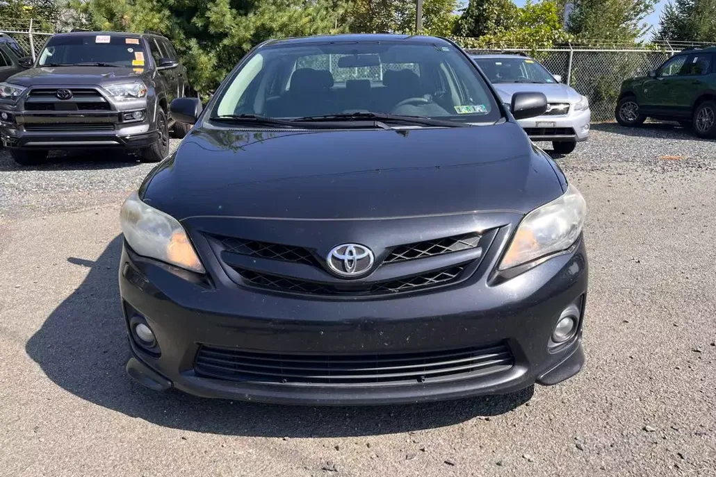 2013 Toyota Corolla S photo 1