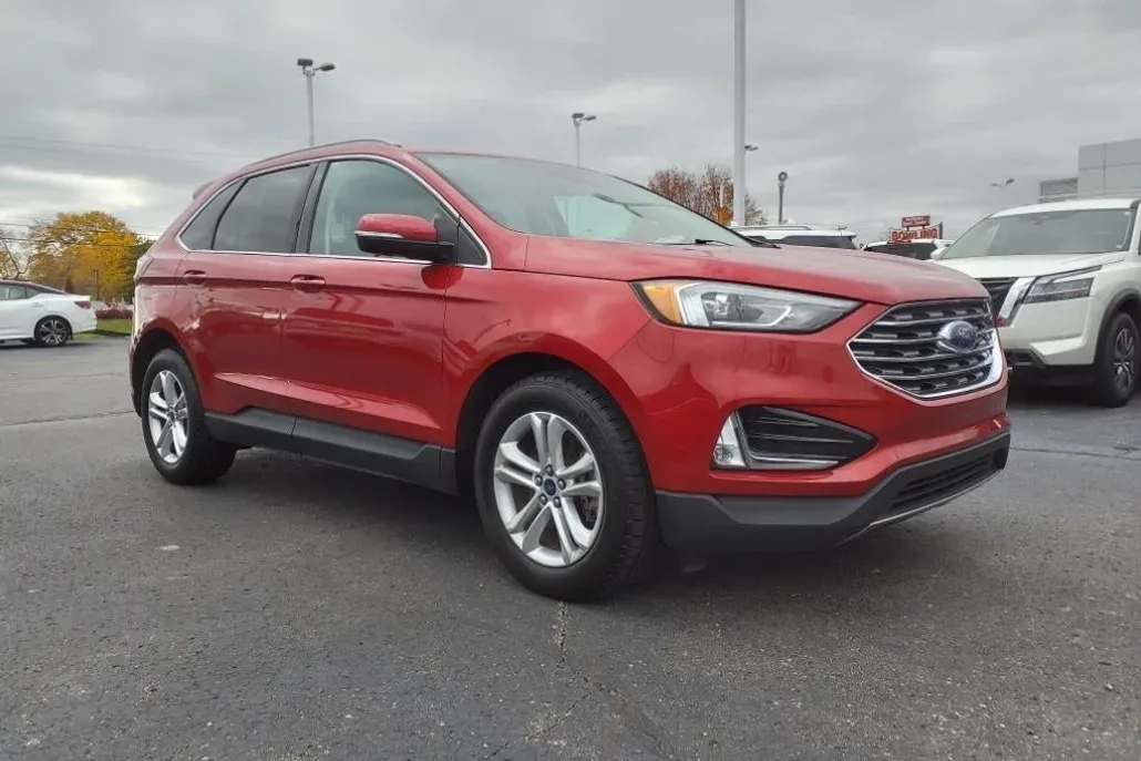 2020 Ford Edge SEL photo 1