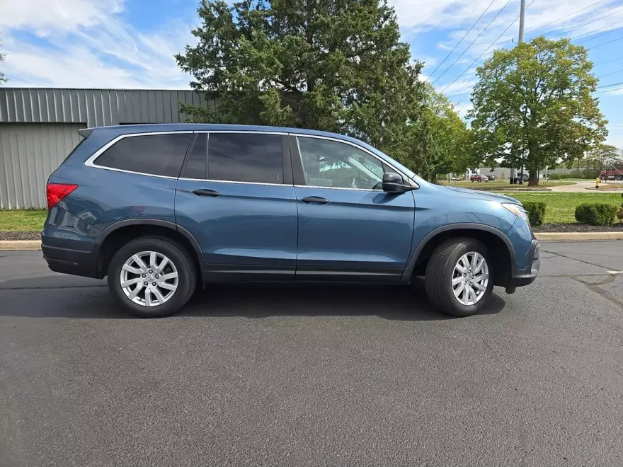 2019 Honda Pilot LX photo 1