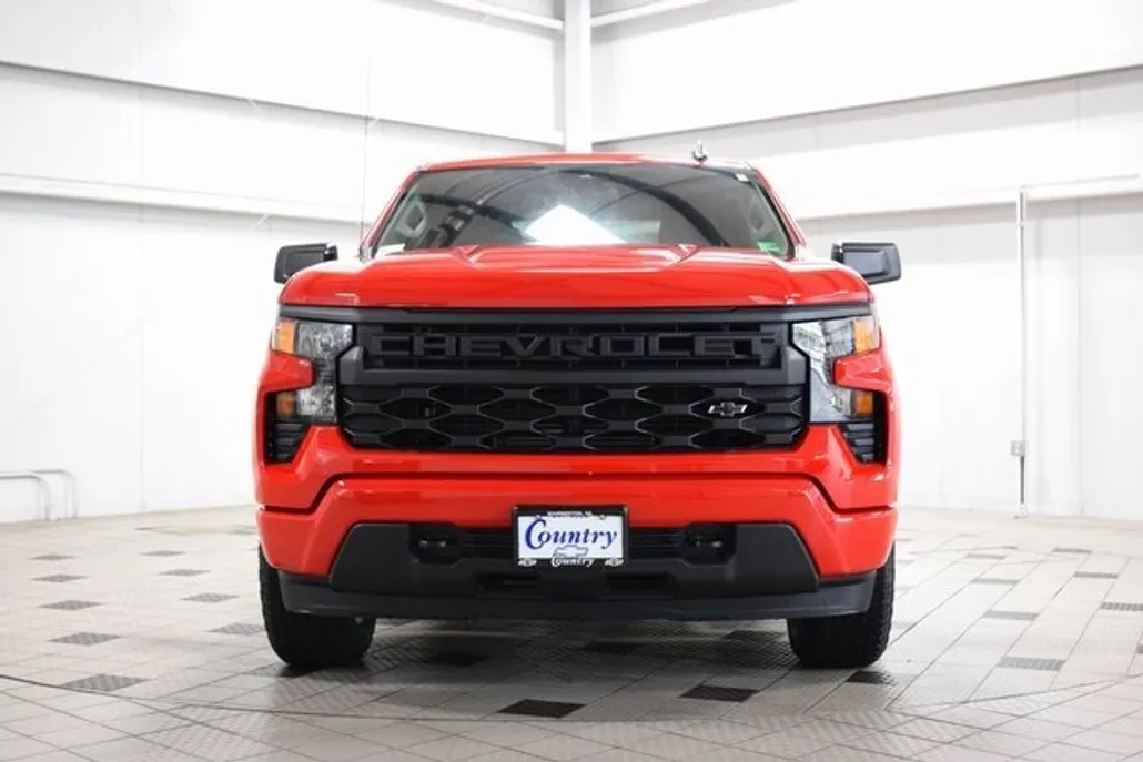 2025 Chevrolet Silverado 1500 Custom photo 1