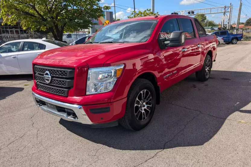 2020 Nissan Titan Crew Cab SV photo 1