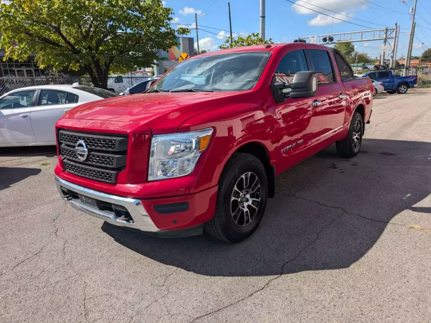 2020 Nissan Titan Crew Cab SV photo 1