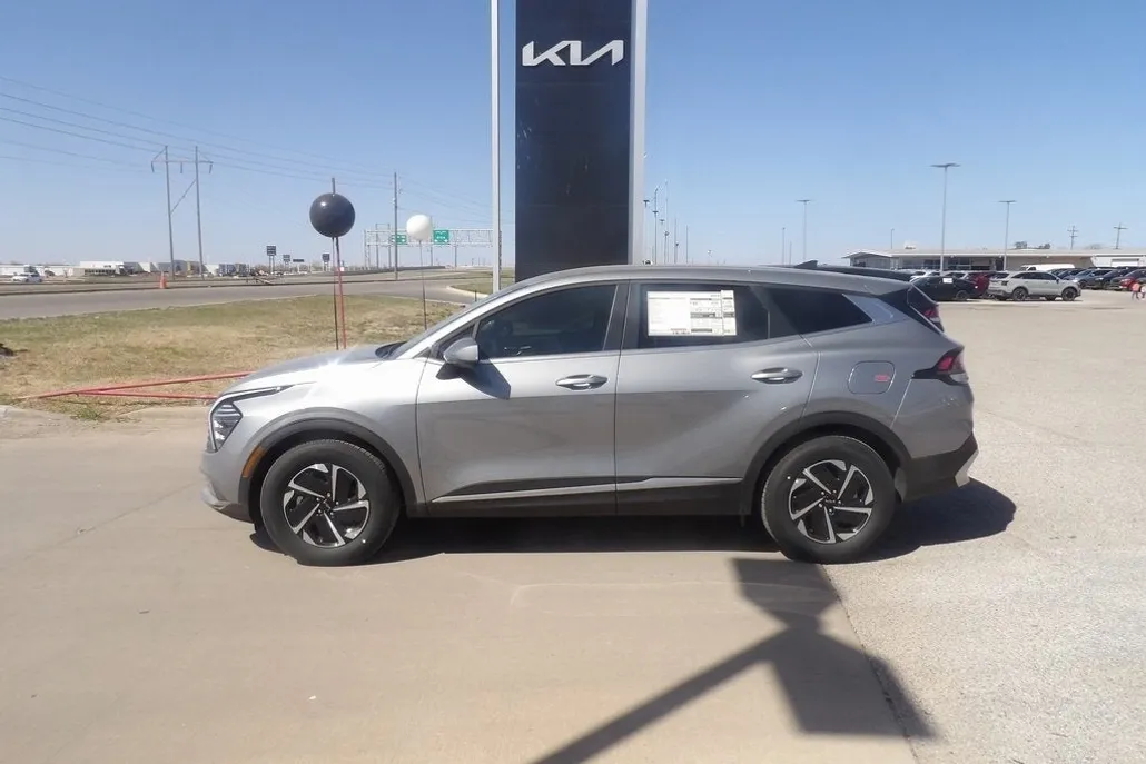 2025 Kia Sportage Hybrid LX photo 1